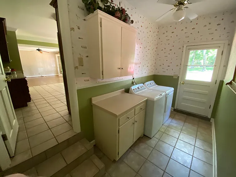 518 Huckleberry Rd — Photo 5