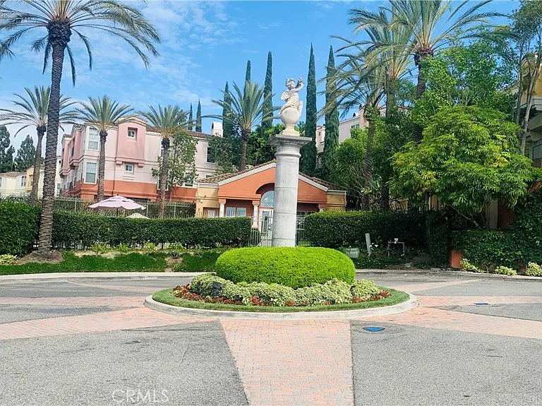1044 S Rossano Way — Photo 18