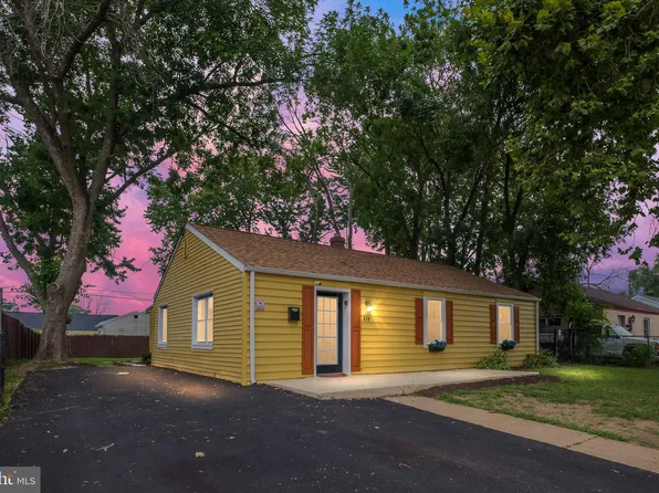 319 Howell Dr, New Castle, DE 19720