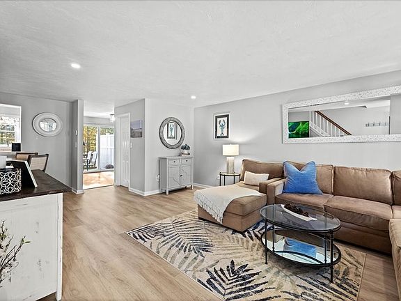 3rd image of 547 Washington St APT B7