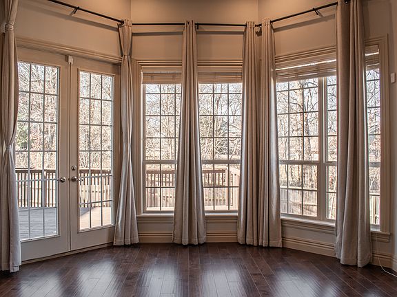 5th image of 5106 S Sloan Cir