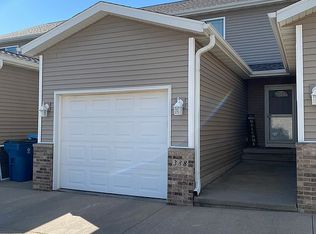 388 Kelso Dr, Fairfax, IA 52228