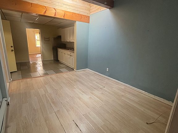 4th image of 141A New Hyde Park Rd #141A