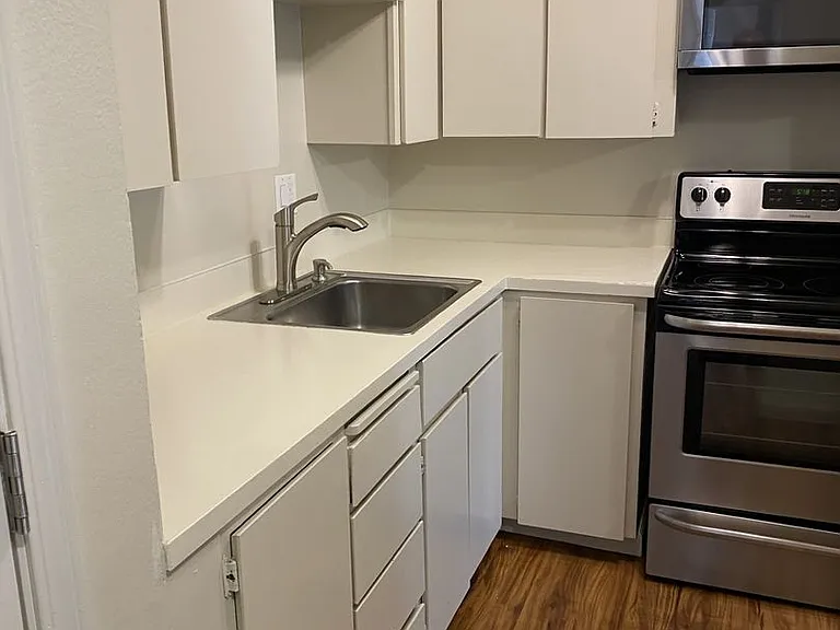 5913 Rainier Ave S — Photo 3