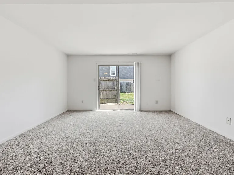 Crown Square Apartments — Photo 9