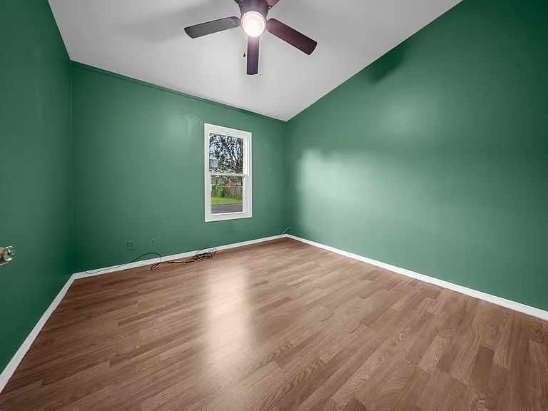 870 Taylor Ave — Photo 5