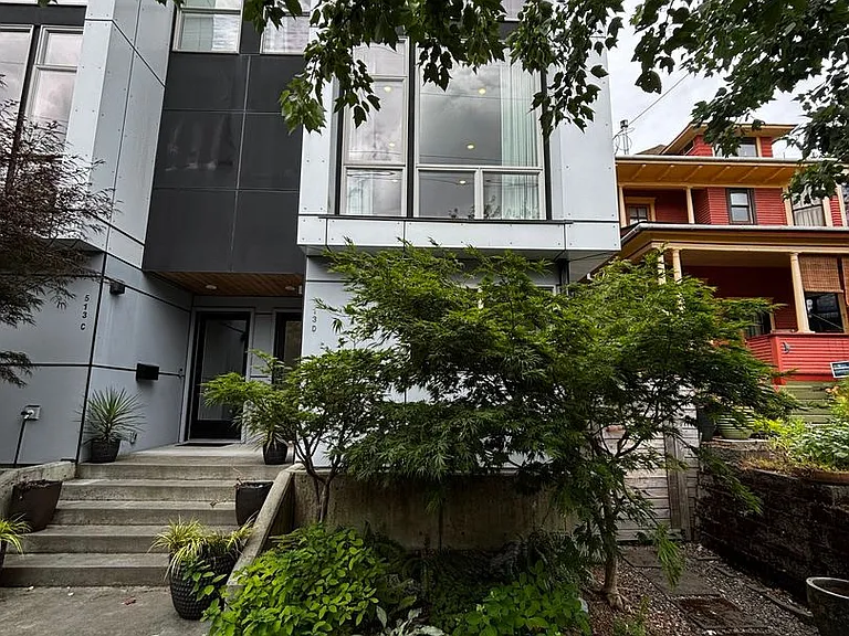 513 20th Ave E #D — Photo 1