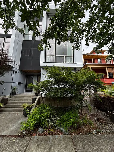 513 20th Ave E #D Photo 1