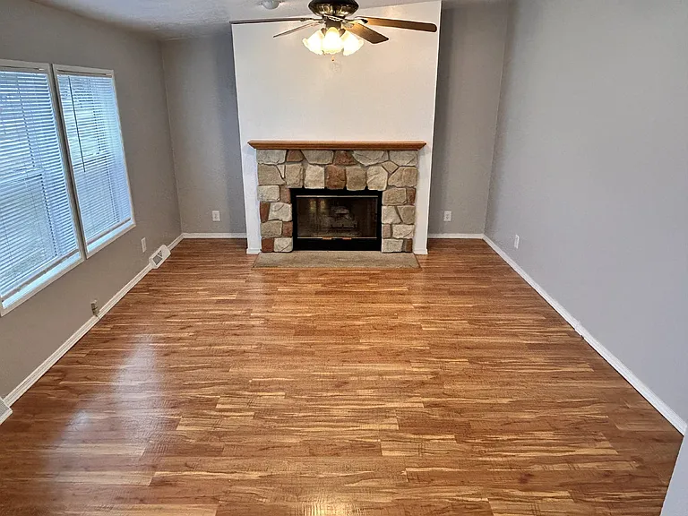 5024 Shamrock Way — Photo 4