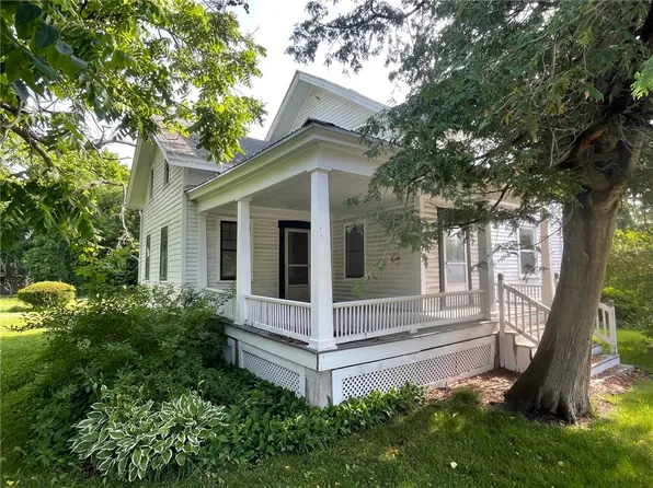 792 Cross Rd, Phelps, NY 14532