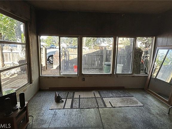 3rd image of 3640 Harris Ave