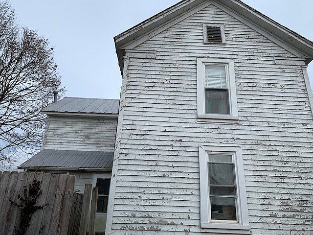 2nd image of 1013 College St