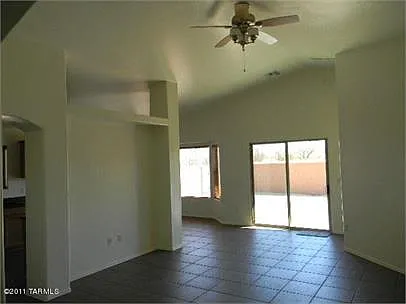571 W Calle Paso Suave — Photo 4