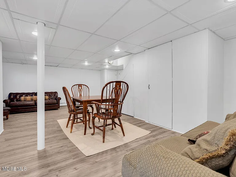 723 Pitney Dr — Photo 24