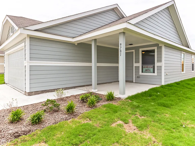 9781 Skyhawk Ave — Photo 3