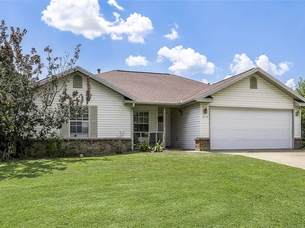 212 S Oak St, Lowell, AR 72745
