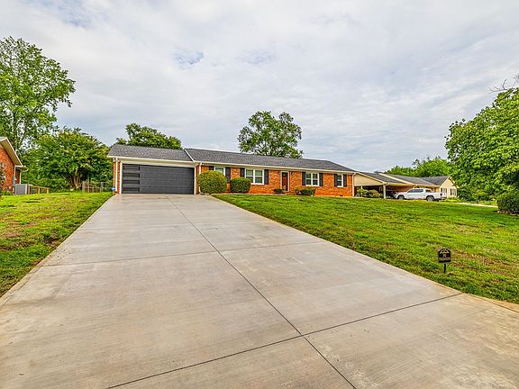 3rd image of 115 Shelton Dr