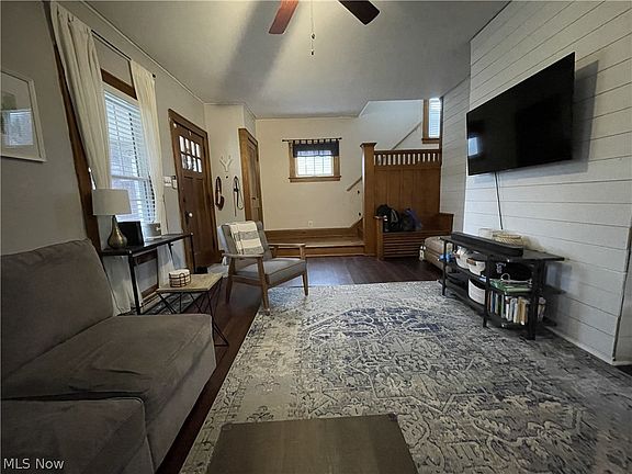 2nd image of 630 Oakland Blvd