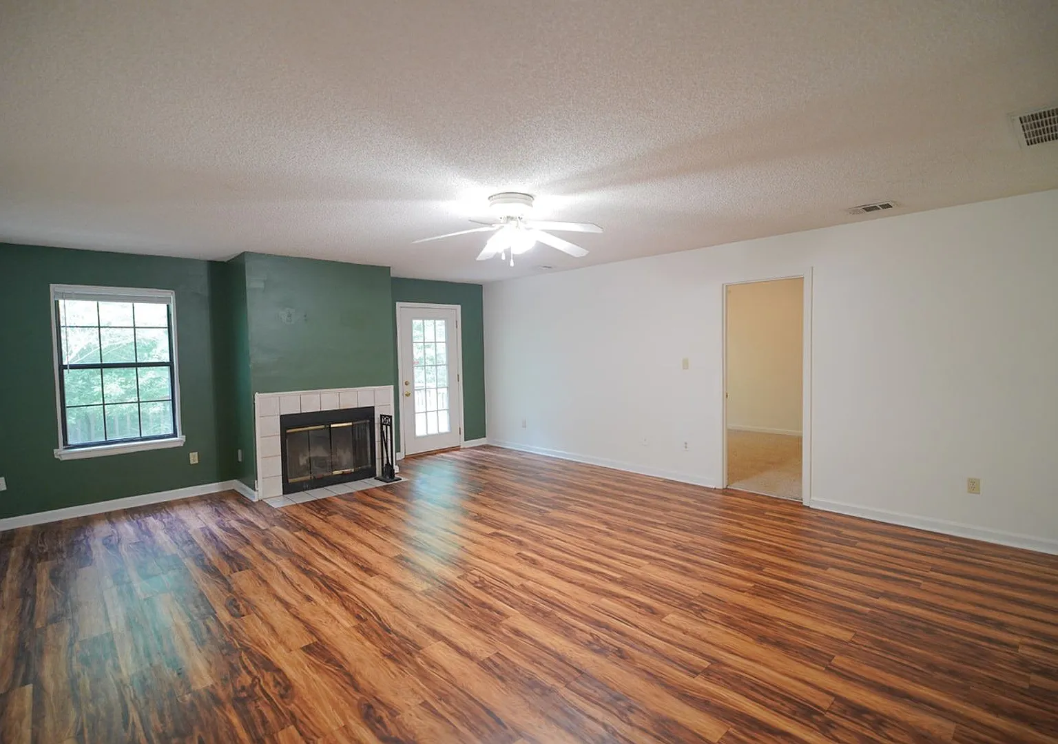 2 Bed / 2 Bath Townhome in Midtown! — Photo 3