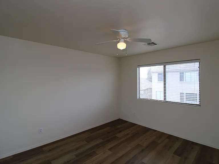 7308 S 37th Gln — Photo 15