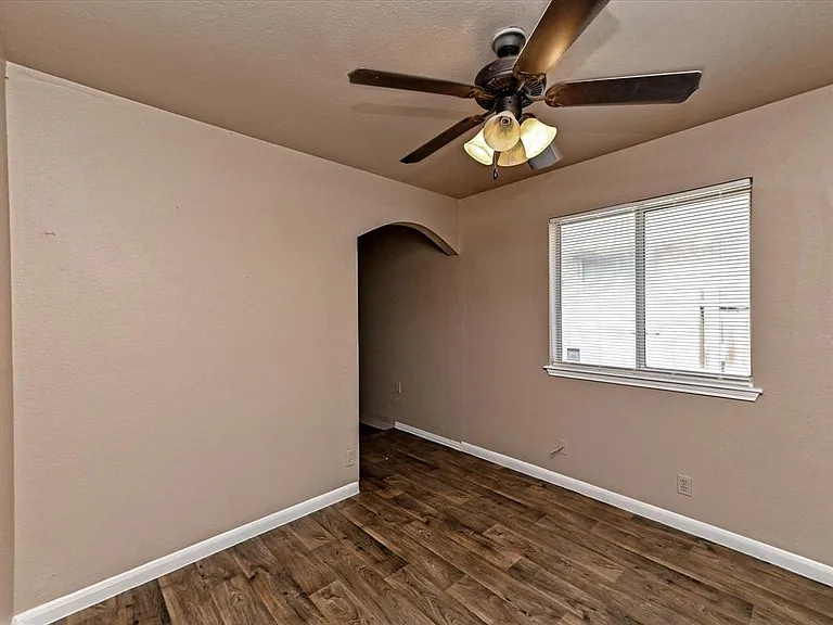 14700 Menifee St — Photo 17