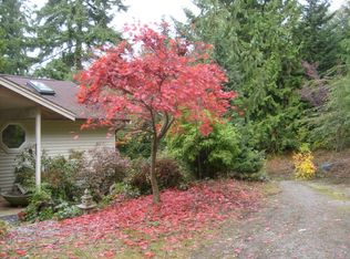 3830 Goldfinch Ln, Clinton, WA 98236