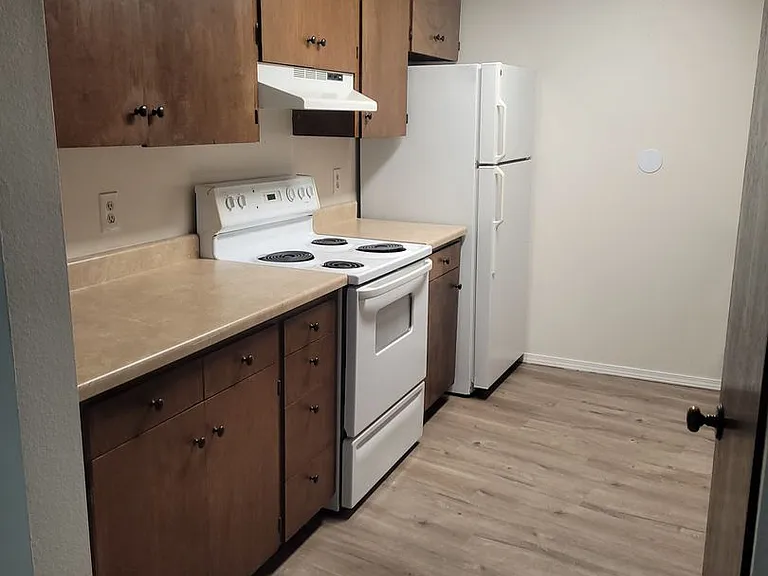 Ravenna Place Apartments — Photo 3