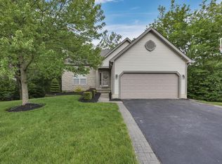 445 Barrington Rdg, Pataskala, OH 43062