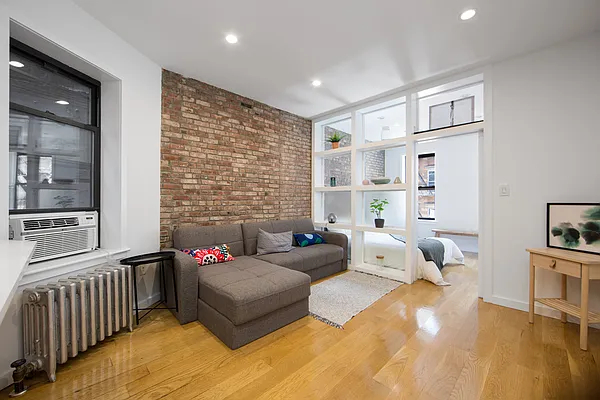 Rented by R New York | media 3