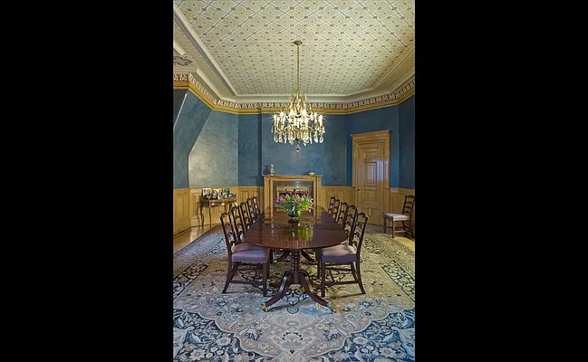 Sold by Douglas Elliman | media 16