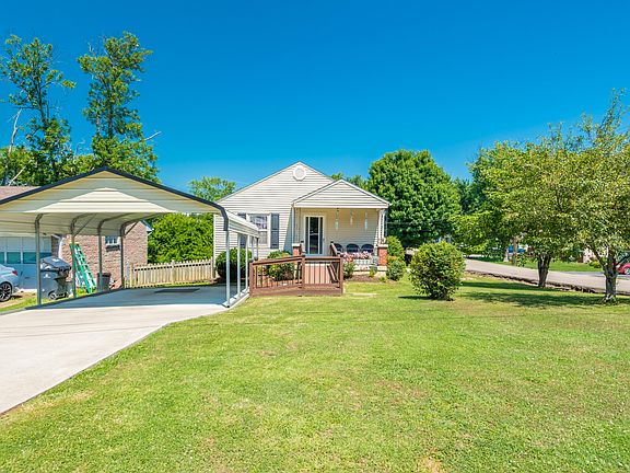 3rd image of 315 Naueda Dr