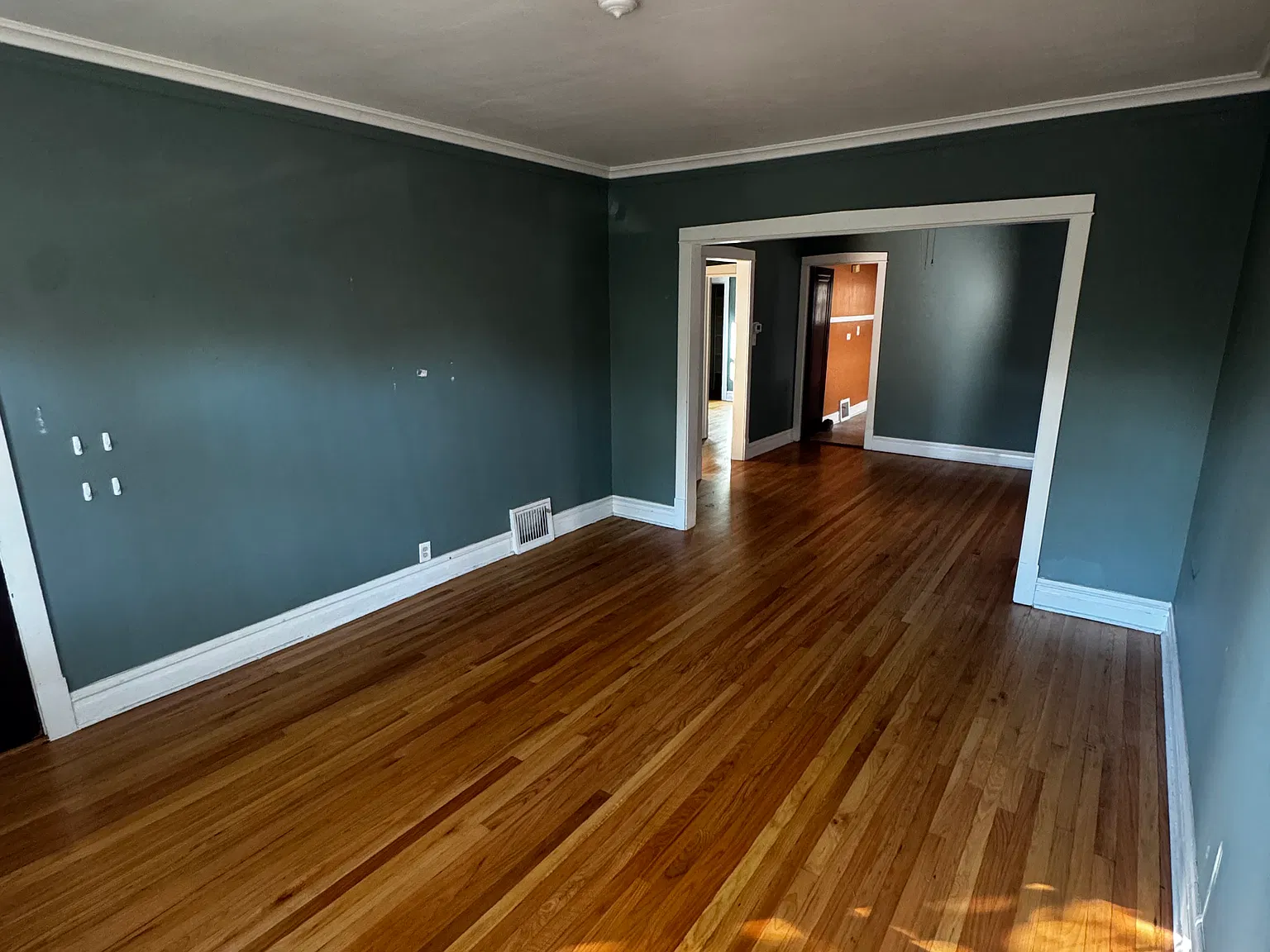 2 bed, 1000 sqft, $1,900 — Photo 2