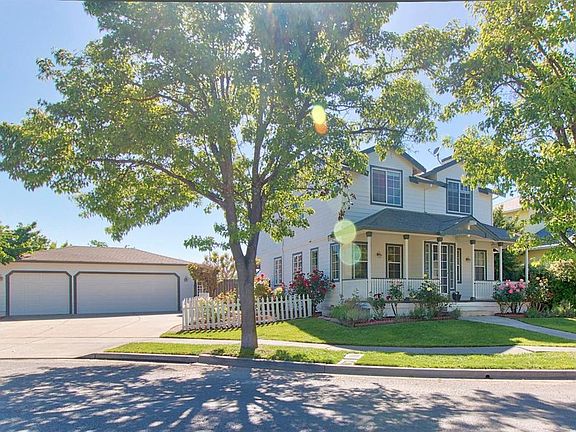 3rd image of 125 Moss Ln
