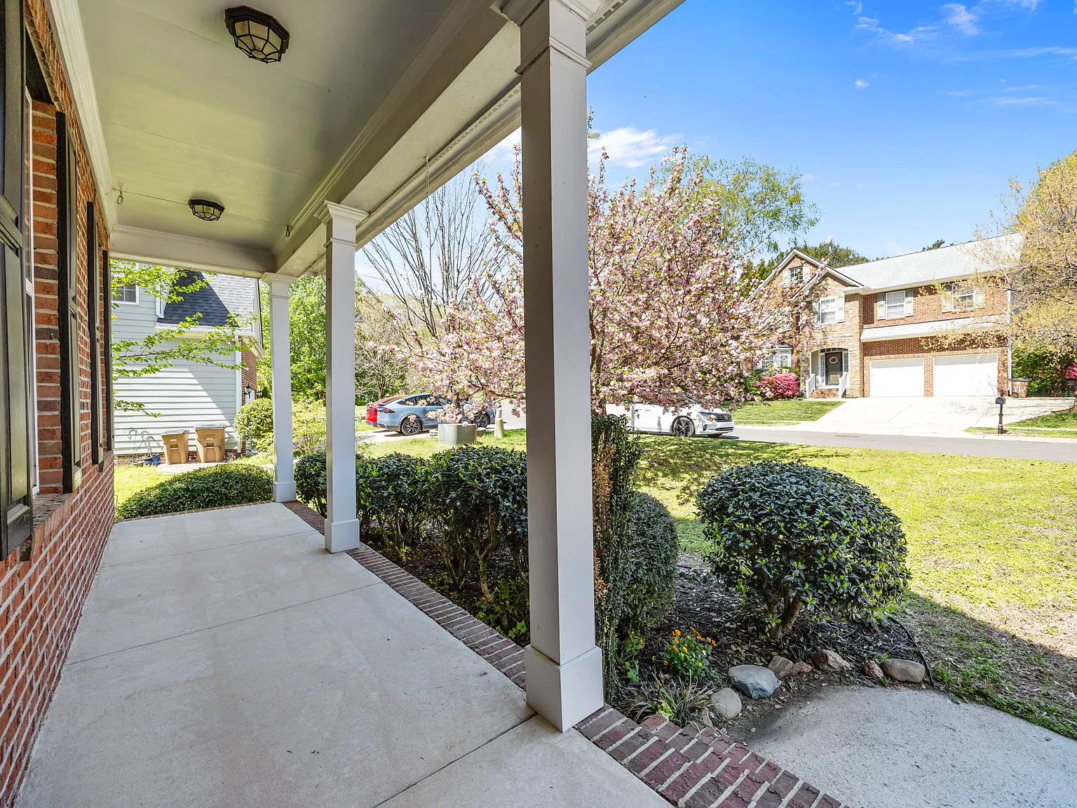 5 bed, 3327 sqft, $2,900 — Photo 3