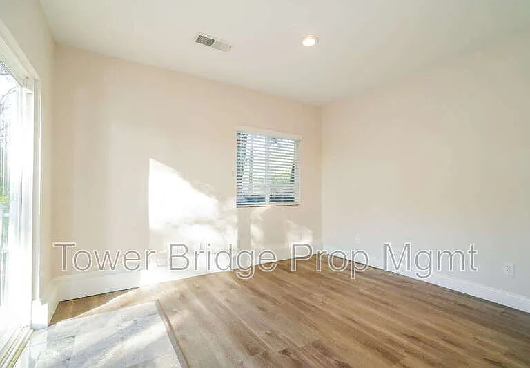 737 Cresta Ct — Photo 7