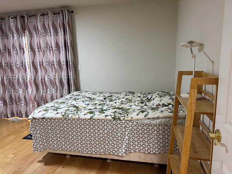 upstairs bedroom #1