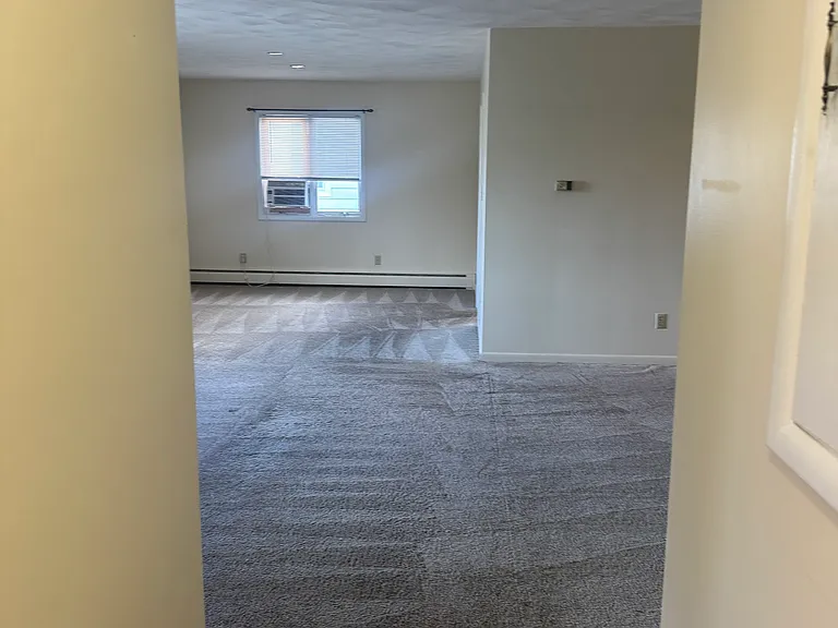 1501 W 3rd St #4 — Photo 10