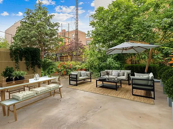 558 Henry St, Brooklyn, NY 11231