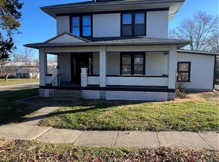 107 N 6th St, Savannah, MO 64485