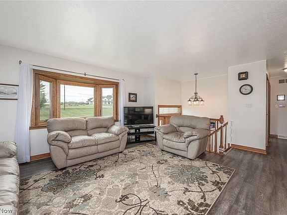 5th image of 262 Cackler Rd