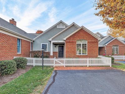 127 Village Green Dr, Penhook, VA, 24137