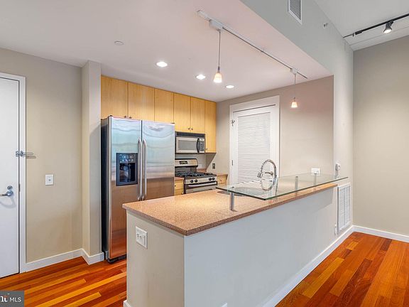 3rd image of 319 Vine St APT 105
