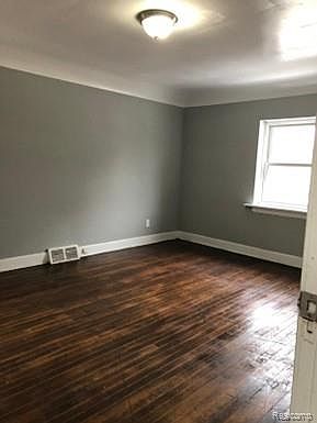 2nd image of 14593 Wisconsin St
