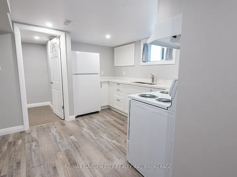 191 Russell Ave #LOWER — Photo 7