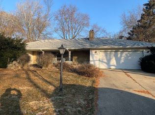 1422 La Cresta Dr, Freeport, IL 61032