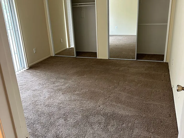 5328 Hermitage Ave — Photo 12