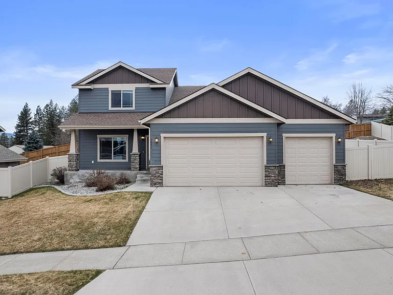 3091 N Sherwood Dr — Photo 1