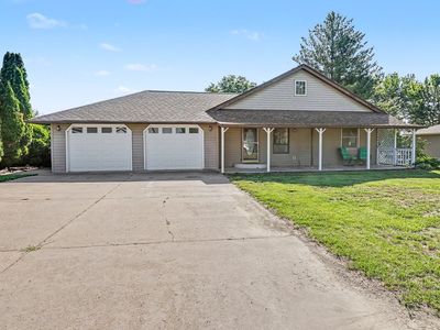 104 Delft Dr, Pella, IA, 50219
