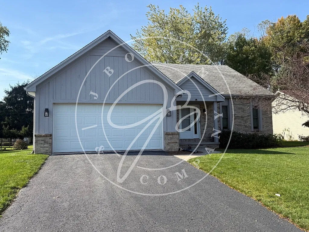 4 bed, 2.5 bath, 2100 sqft, $2,675 — Photo 1