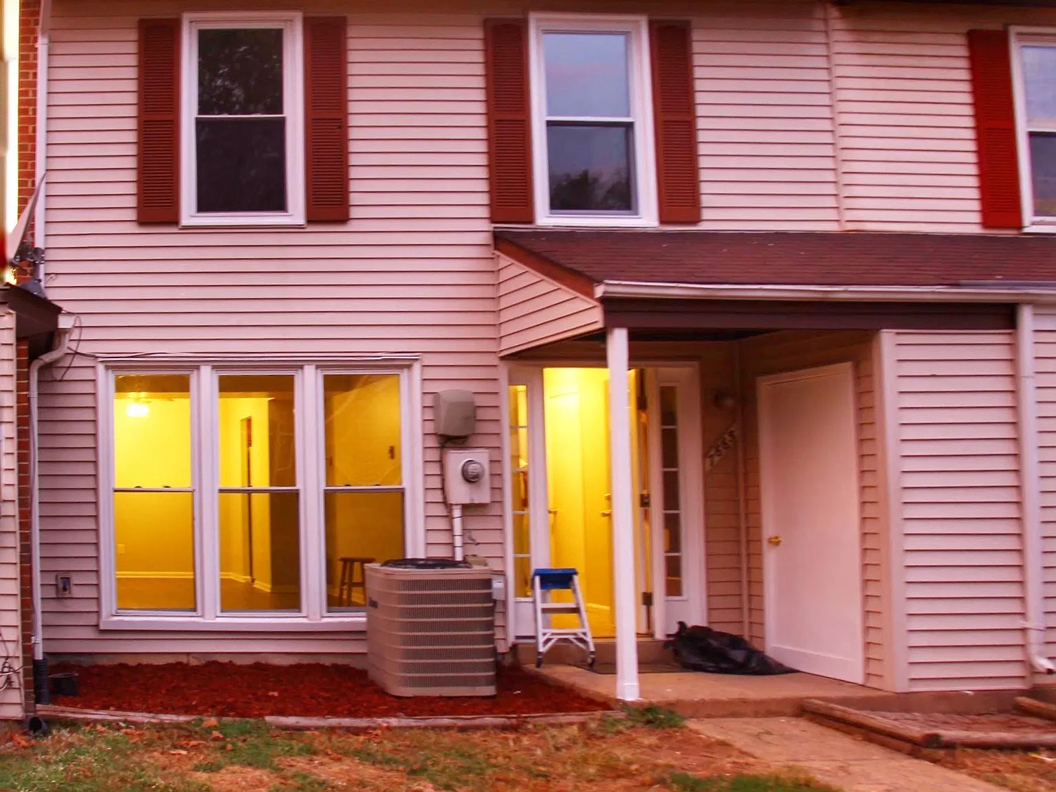 3 bed, 1.5 bath, 1152 sqft, $2,700 — Photo 1